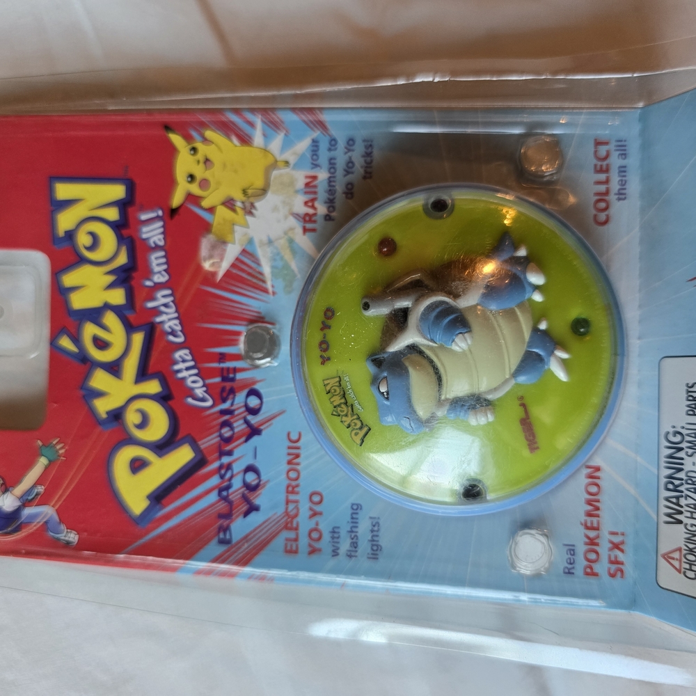 Pokemon Blastoise Yo-Yo - Red and Green